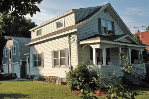 27 Elm St, Shrewsbury, MA 01545-5205