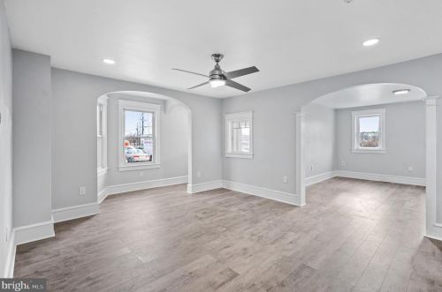 460 Crown Point Rd, West Deptford NJ  08086-2124 exterior