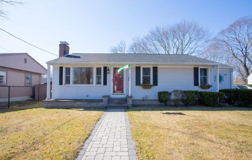 176 Main Ave, Warwick, RI 02886-3628