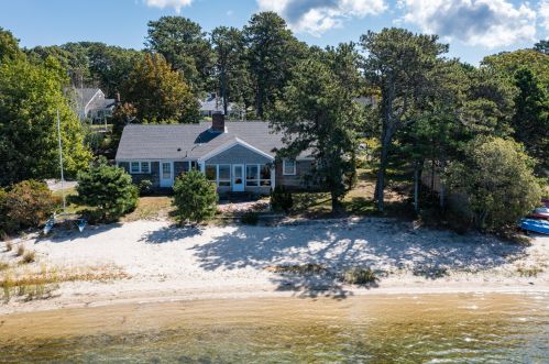 140 Clearwater Dr, Harwich, MA 02645-2905