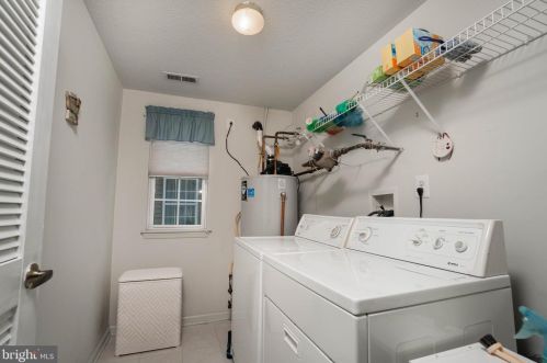 125 Sandpiper Ln, West Deptford NJ 08086-2196 exterior