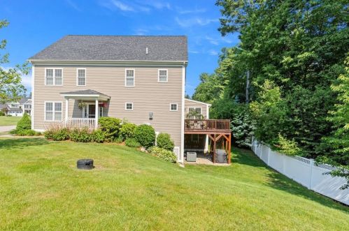 50 Mount Vernon St, North Reading MA 01864-2545 exterior