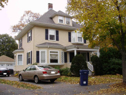 19 Hyde St, Newton, MA 02461-1203