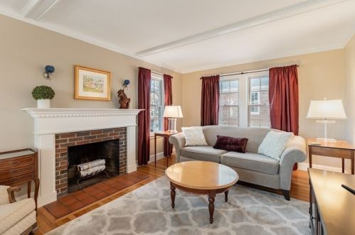 2 Bonad Rd, Milton MA 02186-3212 exterior