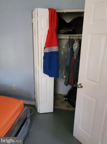 675 Broad St, West Deptford NJ 08096-1605 exterior