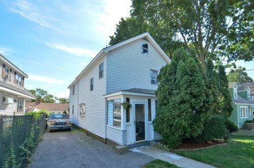 208 Cherry St, Newton MA 02465-1246 exterior