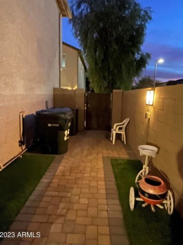 2514 73 Dr, Phoenix AZ 85043-7592 exterior