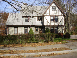 109 Cabot St, Newton, MA 02458-2528