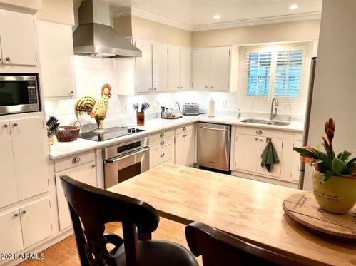 3421 Camelback Rd, Phoenix AZ 85033-1535 exterior