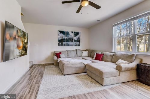 618 Schaeffer Ave, West Deptford NJ 08096-6631 exterior