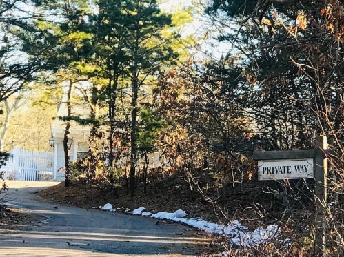 253 Main St, Dennis MA 02638-1949 exterior