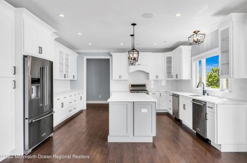 56 Rivers Edge Dr, Little Silver NJ 07739-1706 exterior