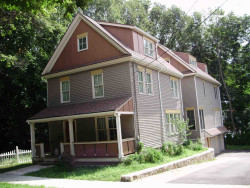 8 Chandler Pl, Newton, MA 02464-1402