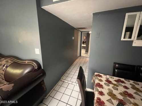 1832 38 Dr, Phoenix AZ 85053-3733 exterior