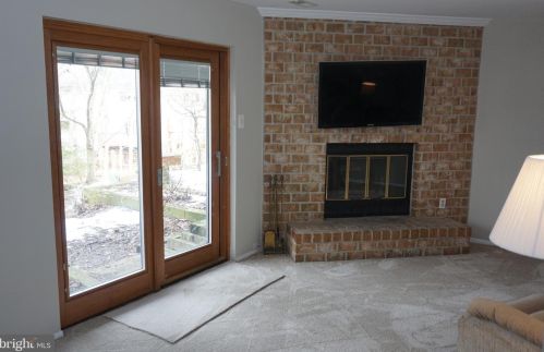 11916 New Country Ln, Columbia MD 21044-4405 exterior