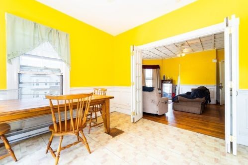 73 Tremont St, Taunton MA 02780-3083 exterior