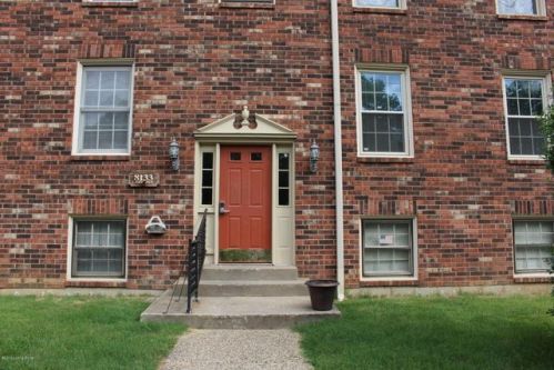 8133 Lake Ave, Louisville, KY 40222-7339