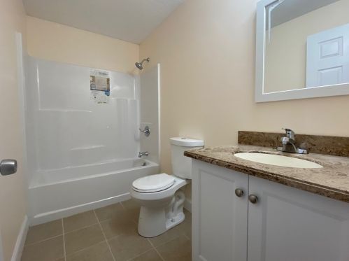 12 Lyon St, Worcester MA 01604-3622 exterior