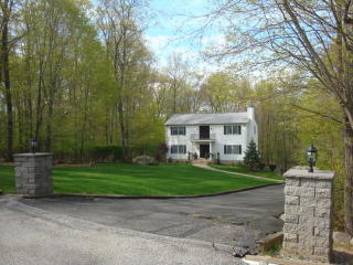 8 Buckhaven Trl, Hardyston, NJ 07460-1403