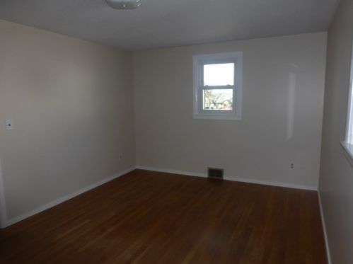 54 King Philip Rd, Worcester MA 01606-2385 exterior