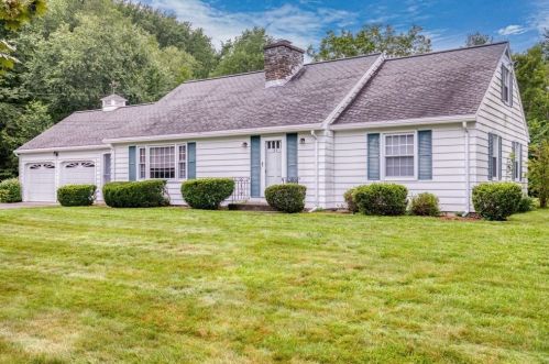 27 Tow Path Ln, Montgomery, MA 01085-4531