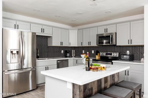 2939 Corrine Dr, Phoenix AZ  85032-6549 exterior