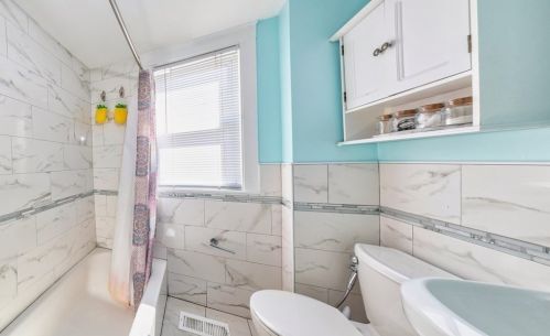 34 Lawn Ave, Quincy MA 02169-7336 exterior