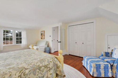 360 Windjammer Ln, Eastham MA 02642-3436 exterior