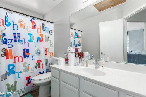 2425 65 Dr, Phoenix AZ 85043-1950 exterior