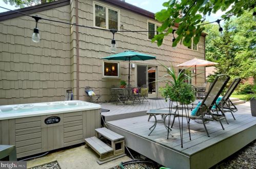 35 Woodlane Rd, Trenton NJ  08648-5543 exterior