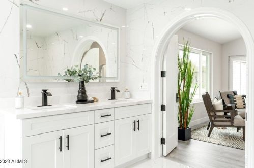 5801 30th St, Phoenix AZ  85016-2401 exterior