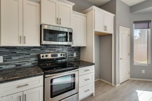 519 Anderson Ave, Phoenix AZ 85023-2211 exterior