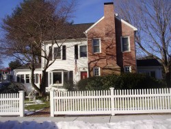 19 Cornell St, Newton, MA 02462-1107