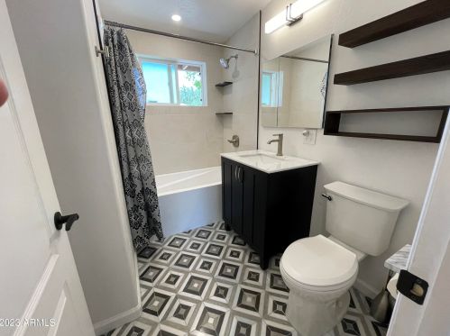 3843 49 Pl, Phoenix AZ 85018-4458 exterior