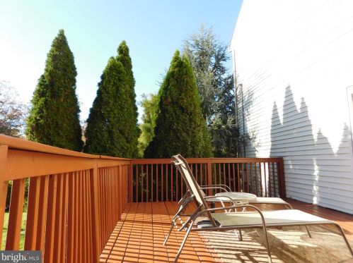 612 Schaeffer Ave, West Deptford NJ 08096-6631 exterior