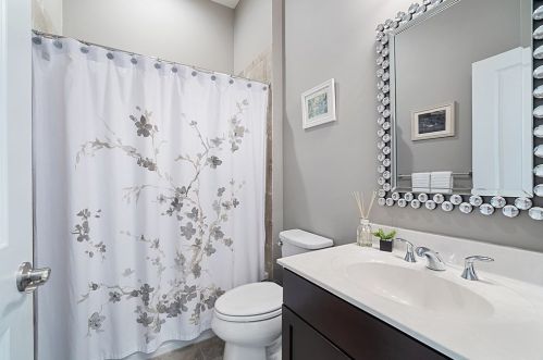 71 Pinetree Dr, Methuen MA 01844-1268 exterior