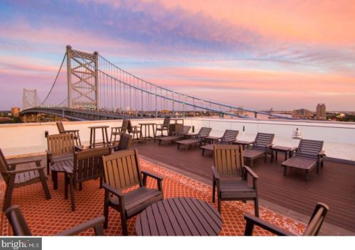 242 Columbus Blvd, Philadelphia PA  19106 exterior