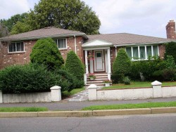 118 Brandeis Rd, Newton, MA 02459-2745