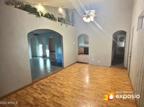 2217 51st Dr, Phoenix, AZ 85035-3804