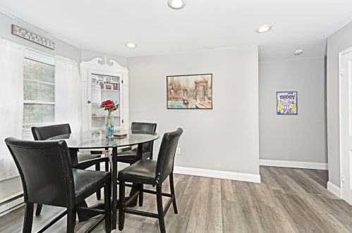 377 Main St, East Brookfield MA 01515-1703 exterior