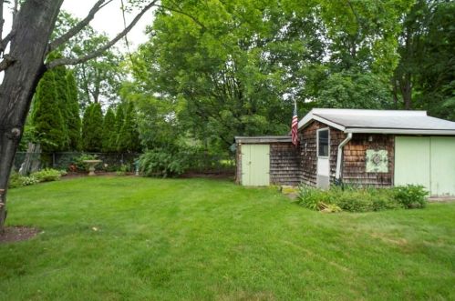 421 Britannia St, Taunton MA 02780-1853 exterior