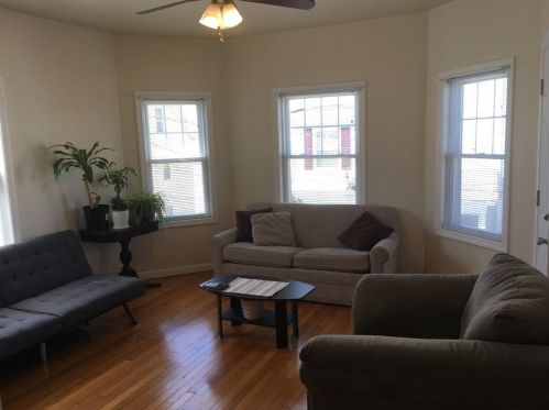 21 Pear St, Fall River MA 02720-5324 exterior