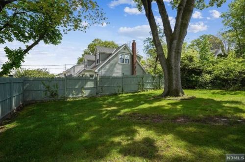 426 Greylock Pkwy, Belleville NJ  07109-2348 exterior