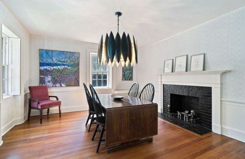 136 Village Ave, Dedham MA  02026-4224 exterior