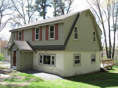 28 Hollywood Ter, North Reading MA 01864-1155 exterior