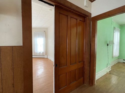 646 Pequoig Ave, Royalston MA 01331-1502 exterior