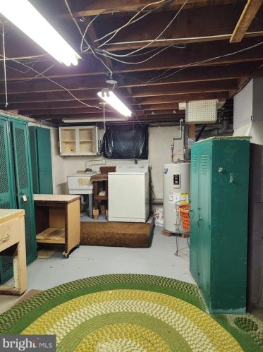 325 Billings Ave, West Deptford NJ 08066-1157 exterior