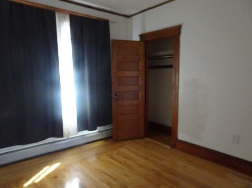 17 Upsala St, Worcester MA 01610-2027 exterior