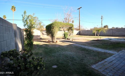 2007 56 Ave, Phoenix AZ 85031-2514 exterior