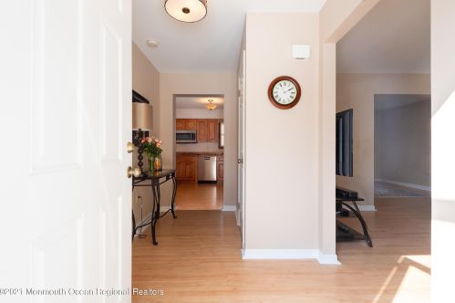 760 Veterans Hwy, Jackson Twp NJ 08527-3335 exterior